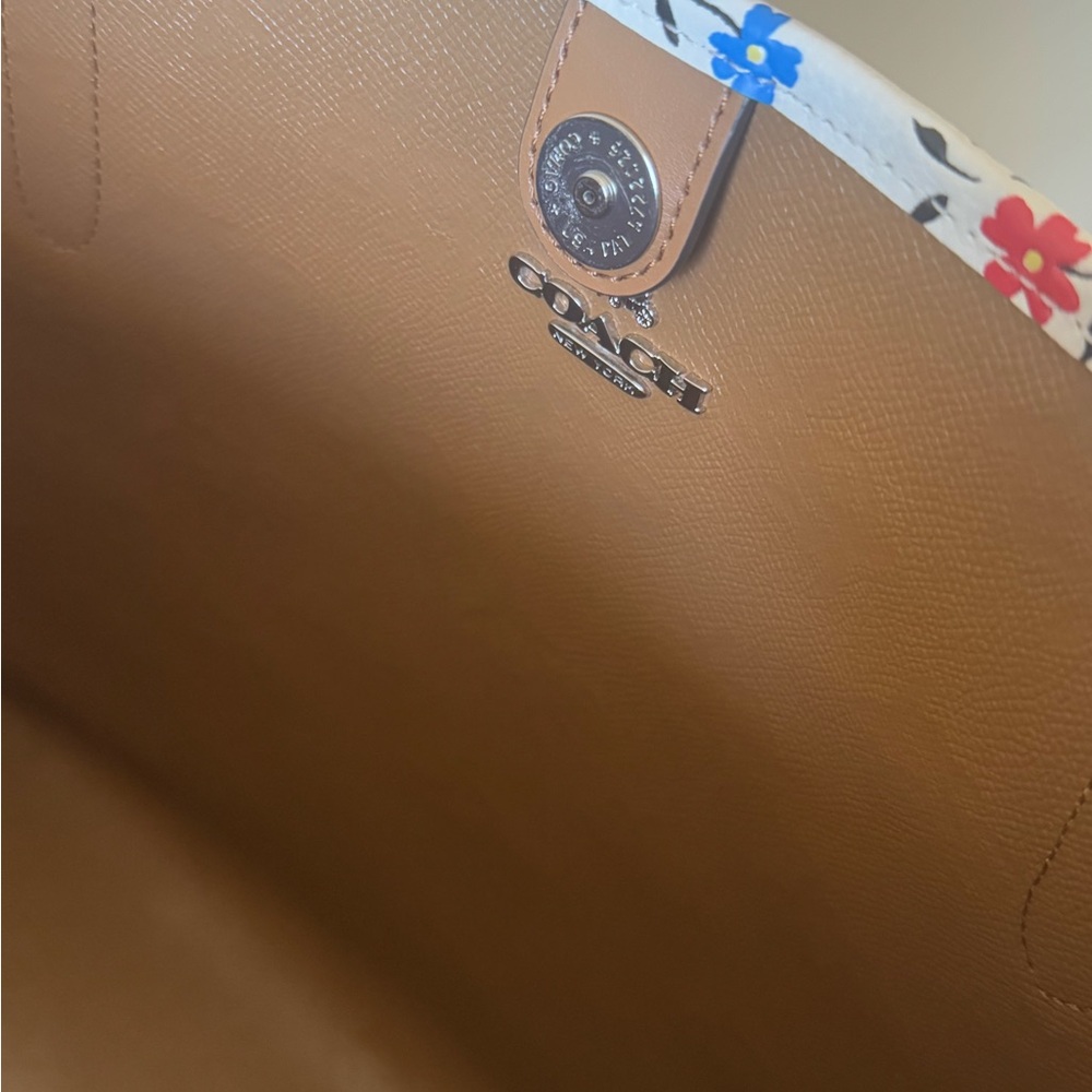 Coach White Leather Bag with Red and Blue Floral Design - Picture 8 of 11